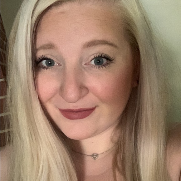 Meet your Posher, Ashley - Picture 1 of 1